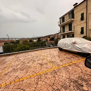 Appartement Fronte Mare-piscina- Pista Ciclabile, Imperia
