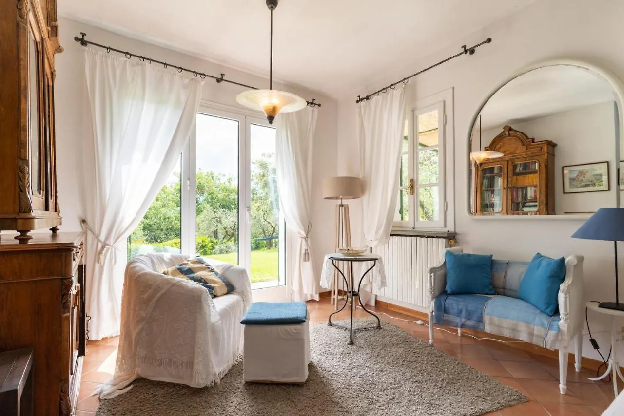 Agata House Villa Imperia 0*,
