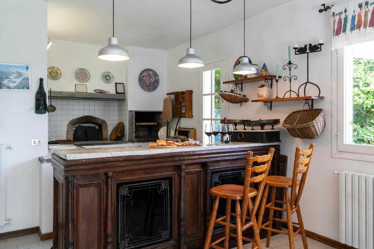 Agata House Villa Imperia 0*,